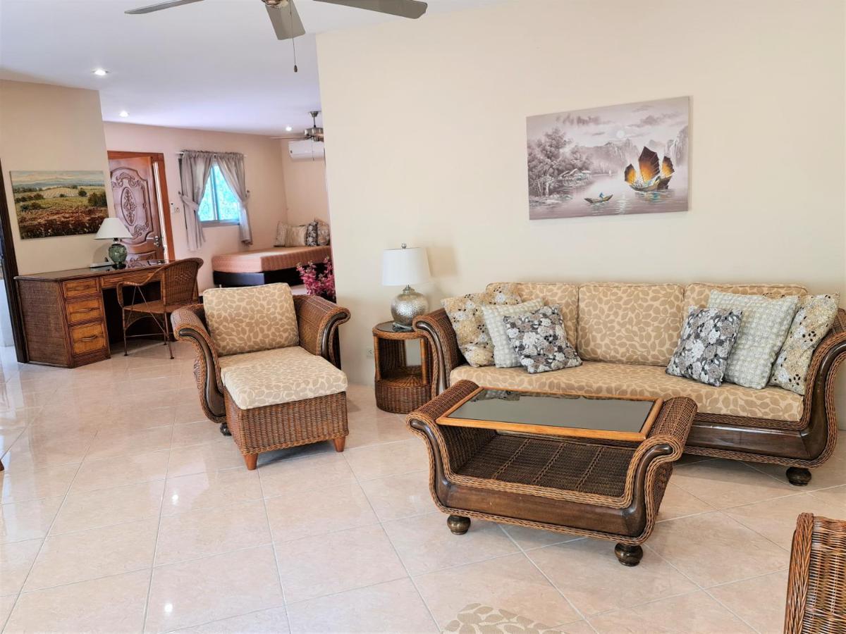 Butterfly Garden Boutique Residence By Luxury View Ex Lg Apts And Villas, A Lifestyle Destination 1 To 3 Bedroom Units 110 To 190 Sqmtr, 2 Full Bathrooms, Rain Shower, Complete Kitchen, Free Fast Fiber Wifi, 55" Smart Tvs, 24-7 Staff, Spa Bath, Free Pattaya Exterior photo