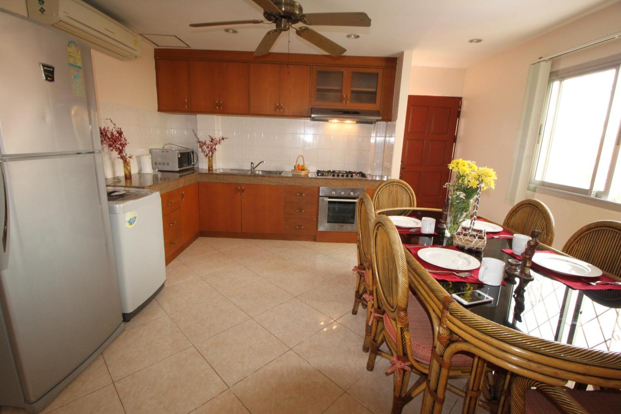 Butterfly Garden Boutique Residence By Luxury View Ex Lg Apts And Villas, A Lifestyle Destination 1 To 3 Bedroom Units 110 To 190 Sqmtr, 2 Full Bathrooms, Rain Shower, Complete Kitchen, Free Fast Fiber Wifi, 55" Smart Tvs, 24-7 Staff, Spa Bath, Free Pattaya Room photo