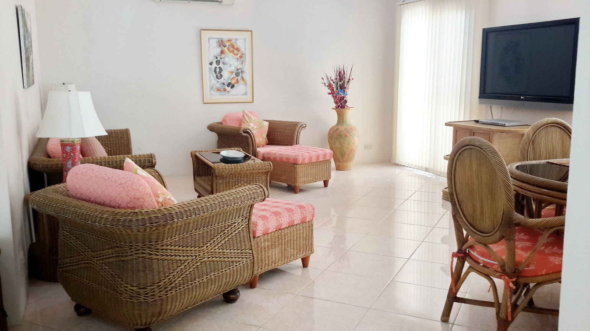 Butterfly Garden Boutique Residence By Luxury View Ex Lg Apts And Villas, A Lifestyle Destination 1 To 3 Bedroom Units 110 To 190 Sqmtr, 2 Full Bathrooms, Rain Shower, Complete Kitchen, Free Fast Fiber Wifi, 55" Smart Tvs, 24-7 Staff, Spa Bath, Free Pattaya Exterior photo