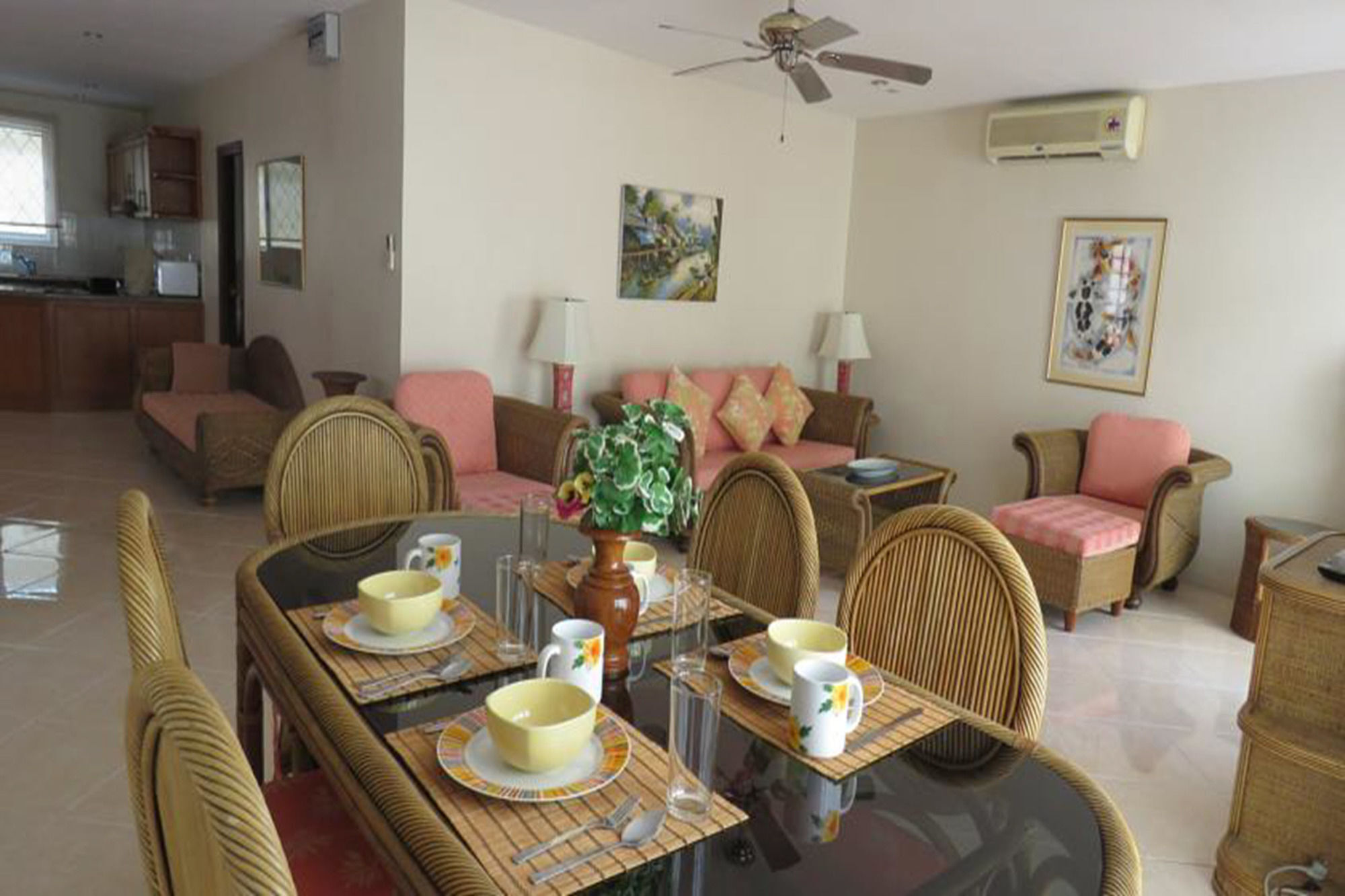 Butterfly Garden Boutique Residence By Luxury View Ex Lg Apts And Villas, A Lifestyle Destination 1 To 3 Bedroom Units 110 To 190 Sqmtr, 2 Full Bathrooms, Rain Shower, Complete Kitchen, Free Fast Fiber Wifi, 55" Smart Tvs, 24-7 Staff, Spa Bath, Free Pattaya Exterior photo